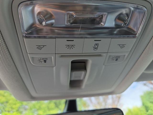 Photo of 2017 White Audi Q3