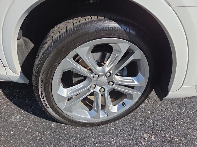 Photo of 2017 White Audi Q3