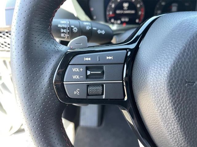 Photo of 2025 Platinum White Pearl Acura ADX