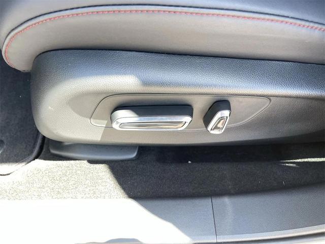 Photo of 2025 Platinum White Pearl Acura ADX