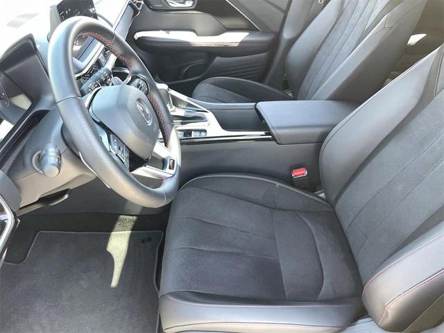 Photo of 2025 Platinum White Pearl Acura ADX