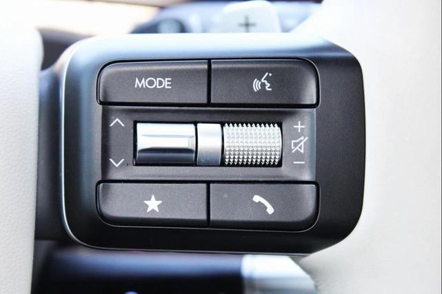 Photo of 2024 Shimmering Silver Hyundai SANTA FE