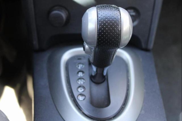 Photo of 2013 Pearl White Nissan Rogue