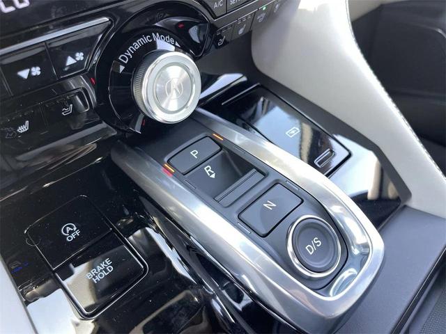 Photo of 2026 Urban Gray Pearl Acura MDX