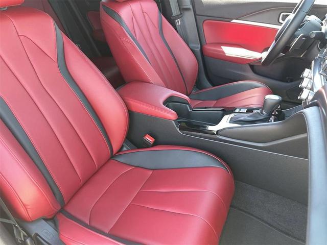 Photo of 2025 Platinum White Pearl Acura Integra
