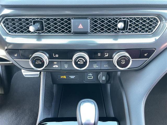 Photo of 2025 Platinum White Pearl Acura Integra