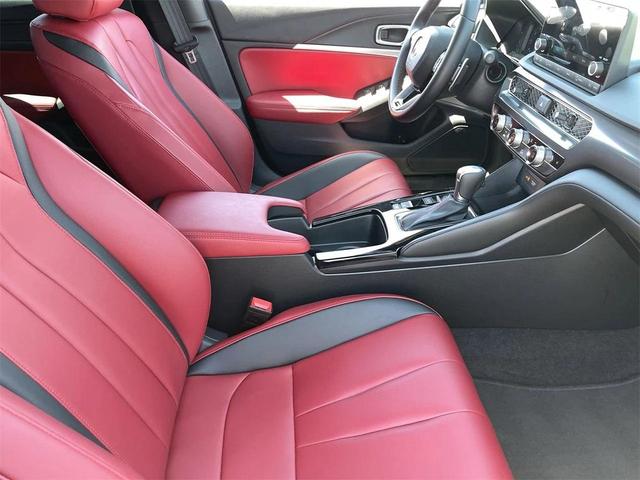 Photo of 2025 Platinum White Pearl Acura Integra