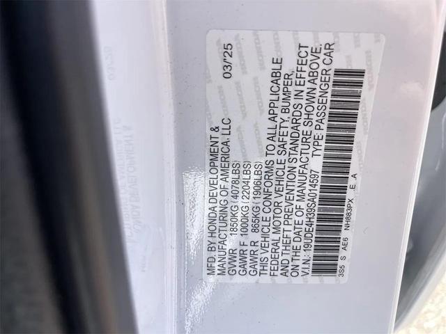 Photo of 2025 Platinum White Pearl Acura Integra