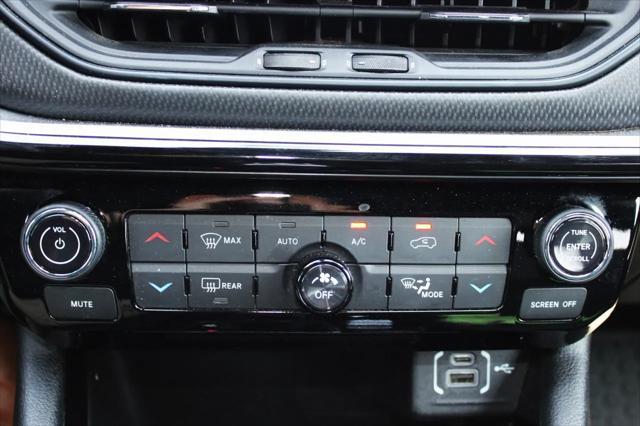 Photo of 2024 Bright White Clearcoat Jeep Compass