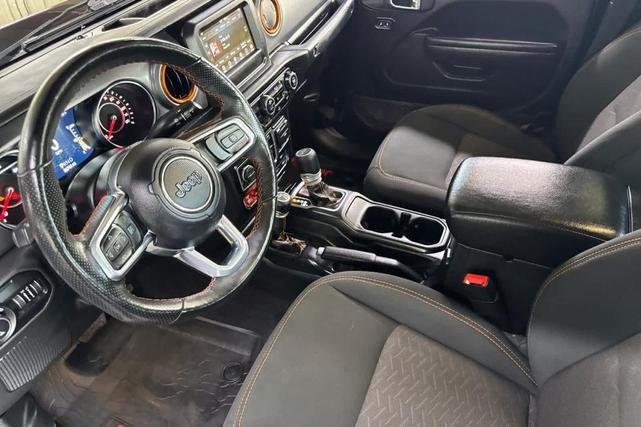 Photo of 2021 Black Clearcoat Jeep Gladiator
