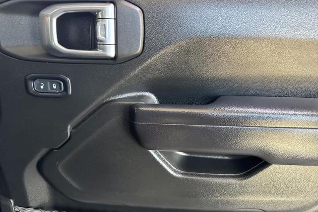 Photo of 2021 Black Clearcoat Jeep Gladiator