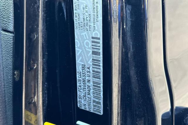Photo of 2021 Black Clearcoat Jeep Gladiator