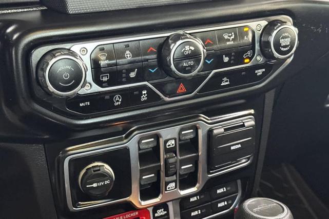 Photo of 2021 Black Clearcoat Jeep Gladiator