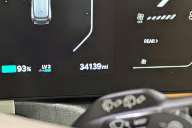 Photo of 2024 Ivory Silver Kia EV9