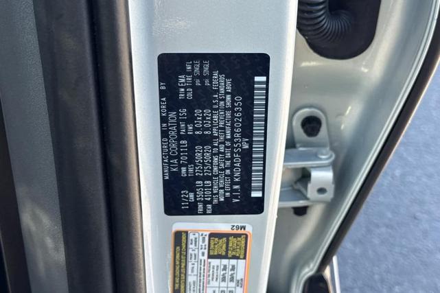 Photo of 2024 Ivory Silver Kia EV9
