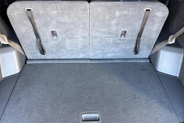 Photo of 2024 Ivory Silver Kia EV9