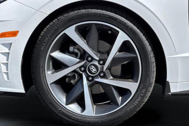 Photo of 2022 Quartz White Hyundai SONATA