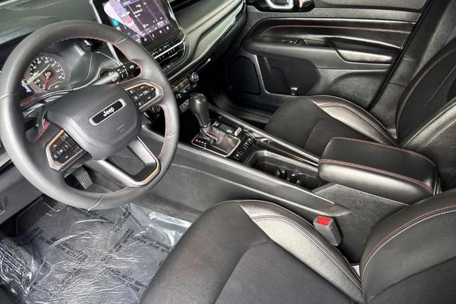 Photo of 2022 Granite Crystal Clearcoat Metallic Jeep Compass