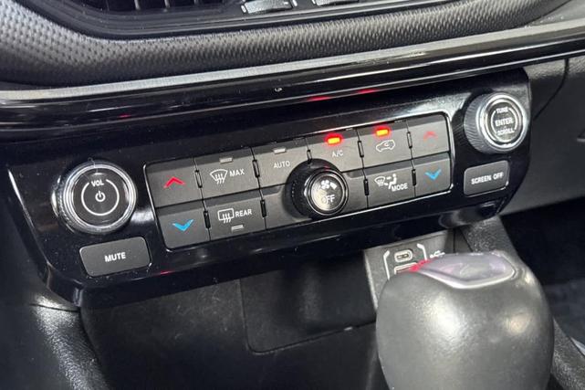 Photo of 2022 Granite Crystal Clearcoat Metallic Jeep Compass