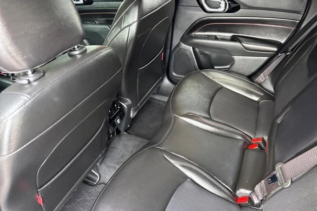 Photo of 2022 Granite Crystal Clearcoat Metallic Jeep Compass