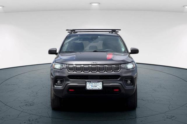 Photo of 2022 Granite Crystal Clearcoat Metallic Jeep Compass