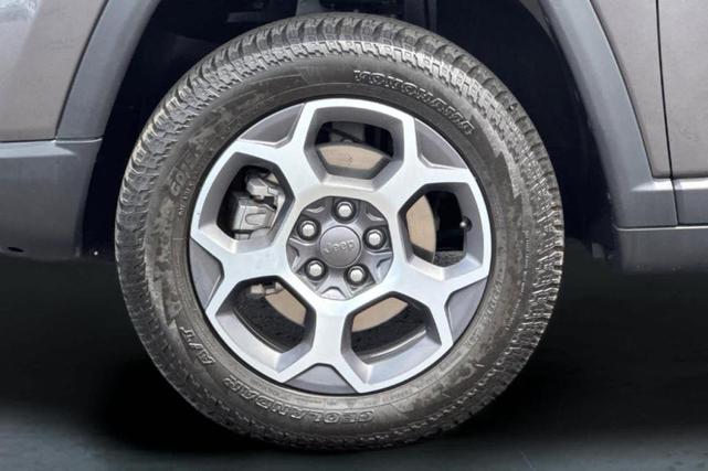 Photo of 2022 Granite Crystal Clearcoat Metallic Jeep Compass