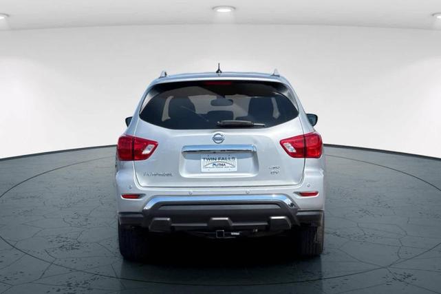Photo of 2018 Brilliant Silver Nissan Pathfinder