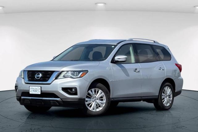 Photo of 2018 Brilliant Silver Nissan Pathfinder