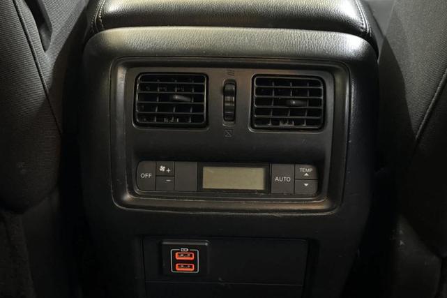 Photo of 2018 Brilliant Silver Nissan Pathfinder