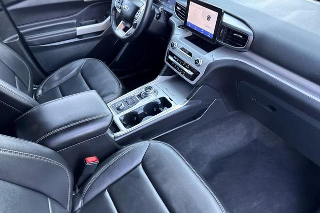 Photo of 2023 Agate Black Metallic Ford Explorer