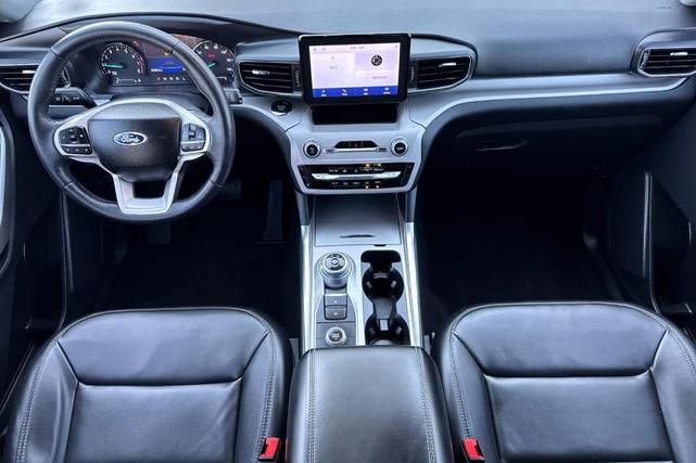 Photo of 2023 Agate Black Metallic Ford Explorer