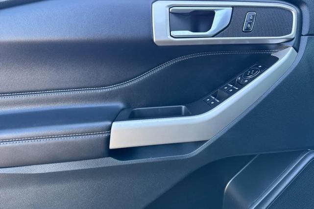 Photo of 2023 Agate Black Metallic Ford Explorer