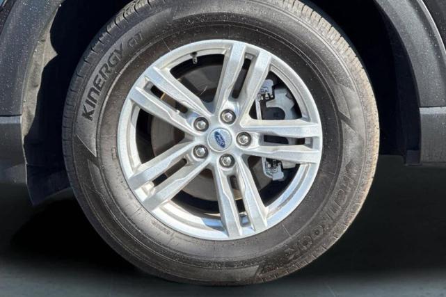 Photo of 2023 Agate Black Metallic Ford Explorer