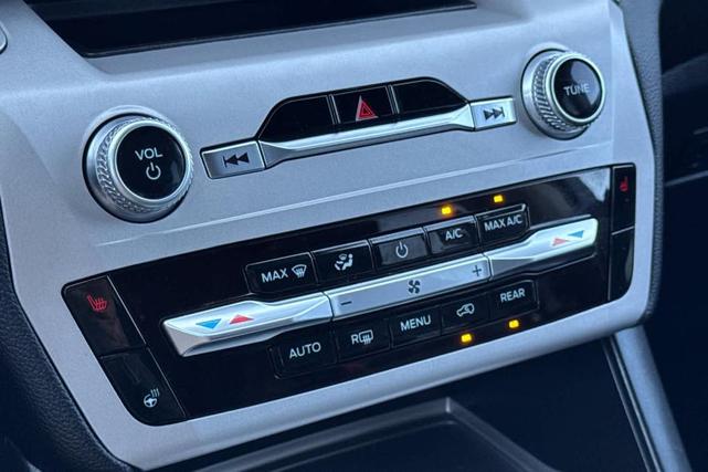 Photo of 2023 Agate Black Metallic Ford Explorer