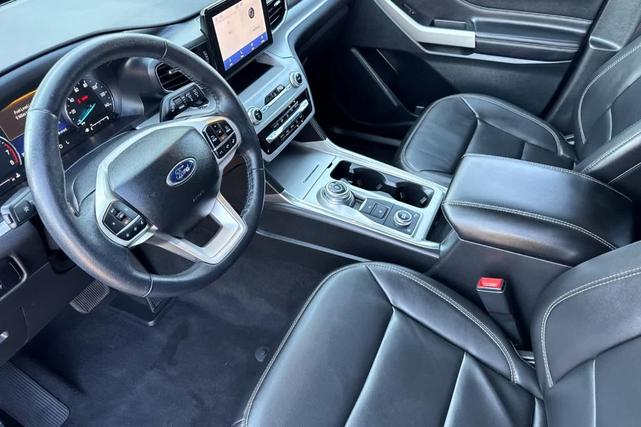 Photo of 2023 Agate Black Metallic Ford Explorer
