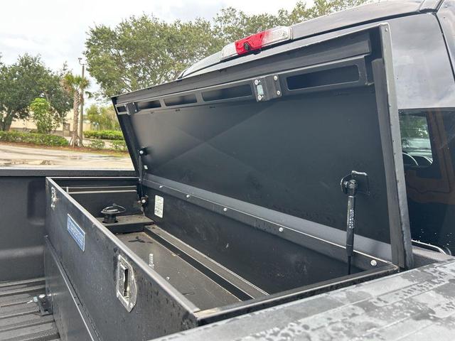 Photo of 2019 Agate Black Metallic Ford F-450