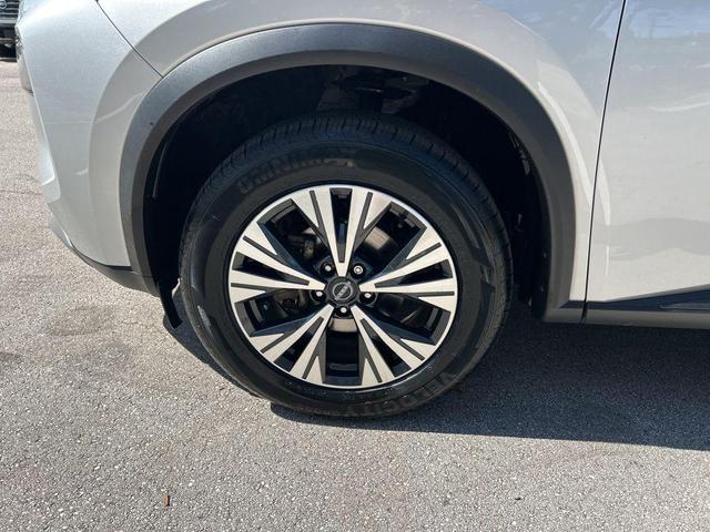 Photo of 2023 Brilliant Silver Metallic Nissan Rogue