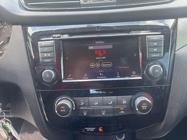 Photo of 2019 Glacier White Nissan Rogue Sport