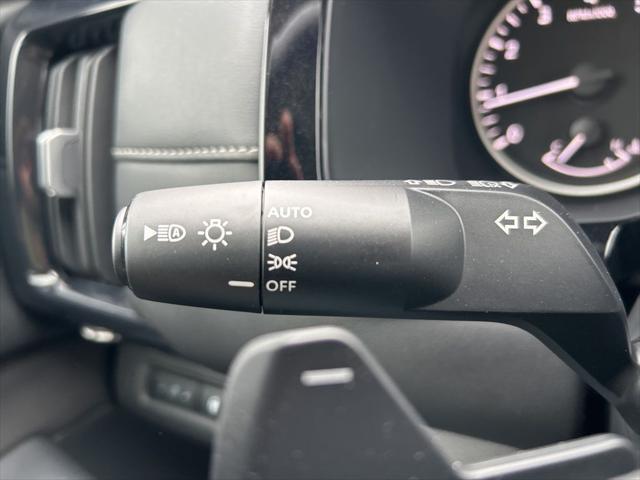 Photo of 2025 Super Black Nissan Pathfinder