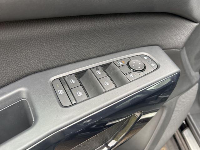 Photo of 2025 Super Black Nissan Pathfinder