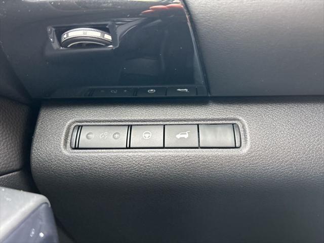 Photo of 2025 Super Black Nissan Pathfinder
