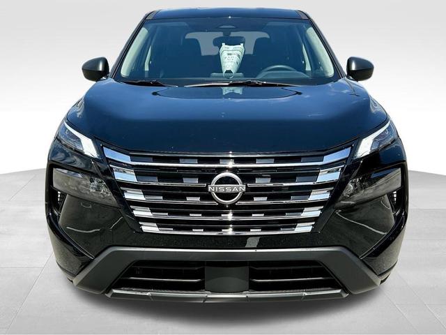 Photo of 2025 Super Black Nissan Rogue