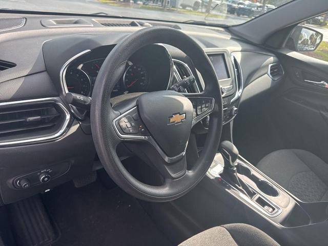 Photo of 2023 Mosaic Black Metallic Chevrolet Equinox