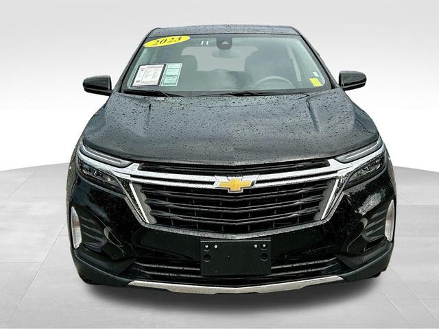 Photo of 2023 Mosaic Black Metallic Chevrolet Equinox