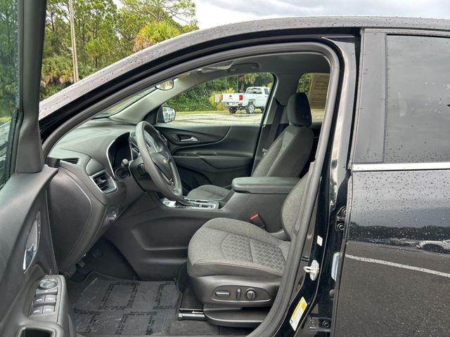 Photo of 2023 Mosaic Black Metallic Chevrolet Equinox