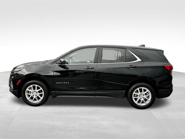 Photo of 2023 Mosaic Black Metallic Chevrolet Equinox