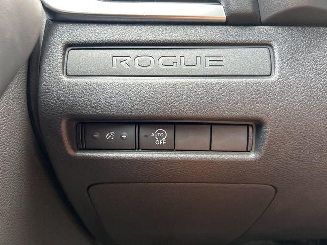 Photo of 2025 Super Black Nissan Rogue