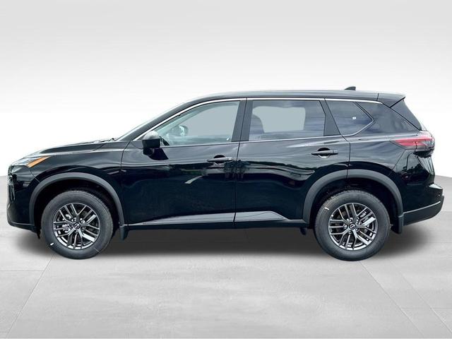 Photo of 2025 Super Black Nissan Rogue