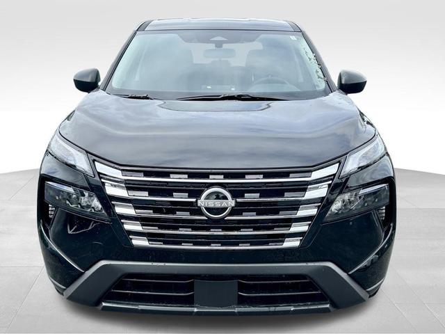 Photo of 2025 Super Black Nissan Rogue