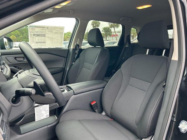 Photo of 2025 Super Black Nissan Rogue